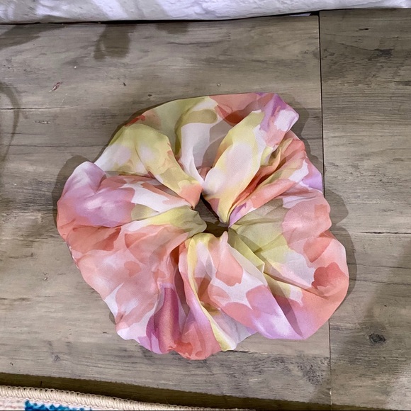 NEW Scarf Scrunchies Bundle - Picture 9 of 11